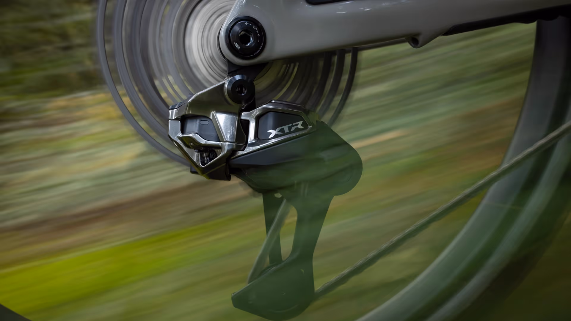 Technologia HYPERGLIDE+ zapewnia szybką i niezawodną zmianę przełożeń w całym zakresie kasety.