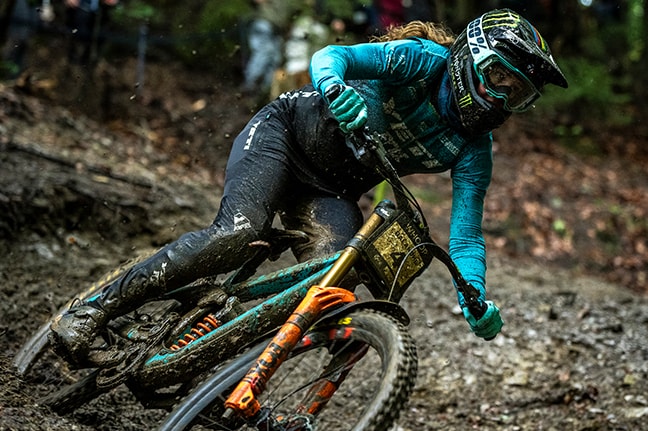 YETI FOX FACTORY DOWNHILL TEAM
