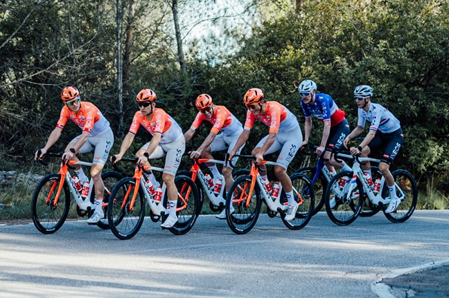 TEAM INEOS GRENADIERS