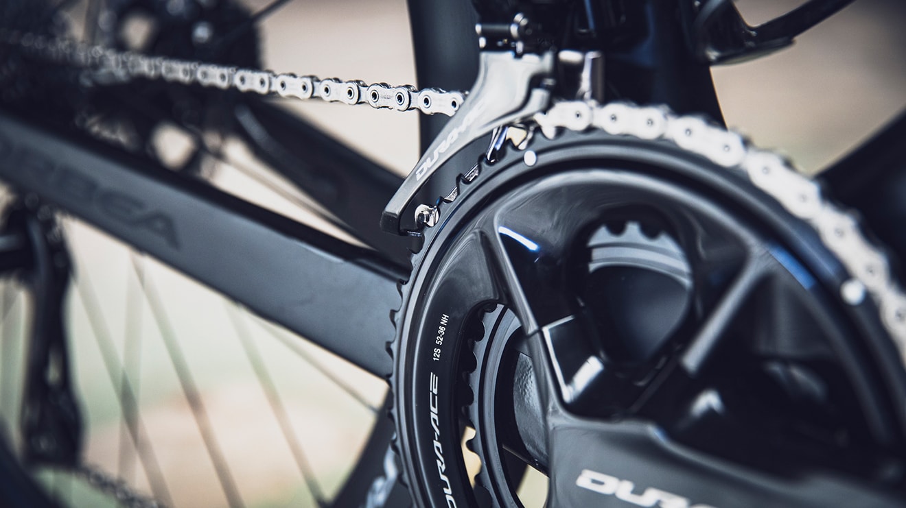 Shimano Ultegra road shoe guy using a shimano road bike