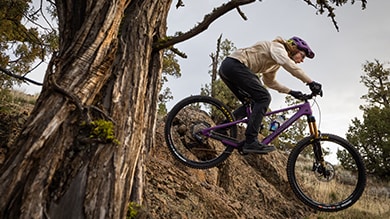 guy Riding SHIMANO's New DEORE XT M8200 Di2 Wireless electronic shifting mountain bike groupset in Bend Oregon