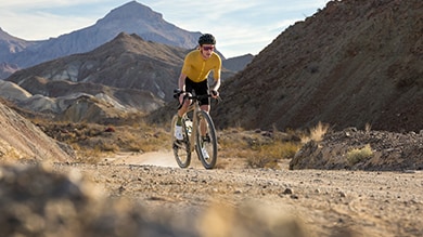 Shimano Gravel Athlete Taylor Lideen riding his SHimano 1x12 wireless Di2 gravel bike in the desert