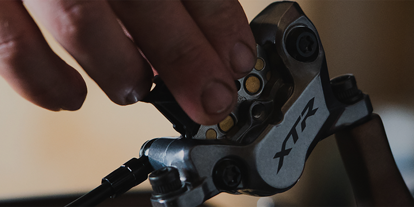 SHIMANO MTB Brake Pads: Are Metal or Resin Pads Better?
