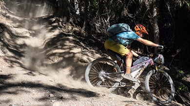 Kurt Refsnider shimano athlete riding the Orogenesis trail on the new XT di2