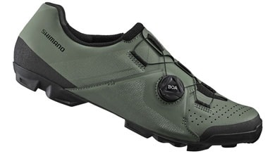 Zapatilla de ciclismo Shimano verde con sistema de cierre Boa