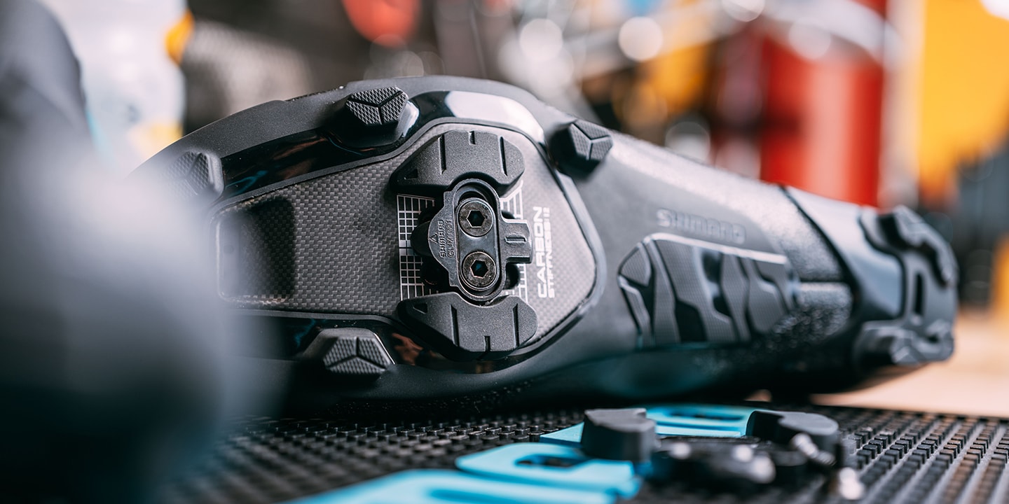 Shimano gravel pontoon cleat system for gravel shoes 