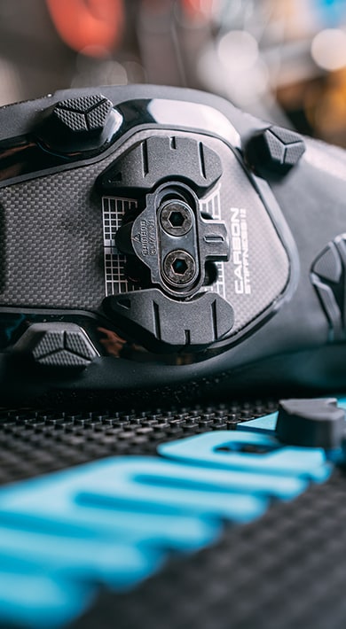 Shimano gravel pontoon cleat system for gravel shoes 