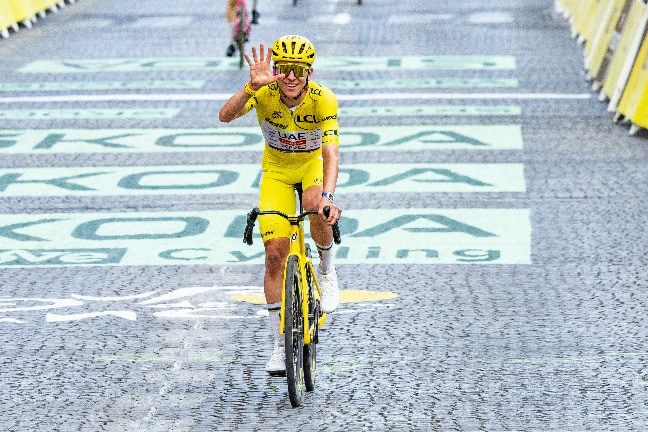 Tadej Pogačar schreibt Geschichte mit SHIMANO DURA-ACE