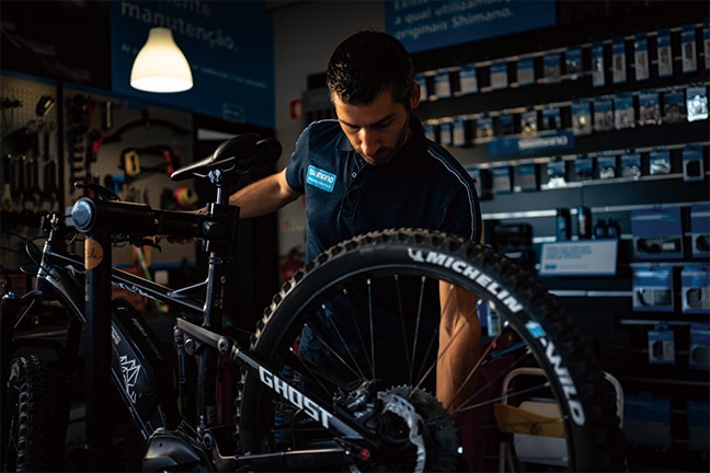 Mantém a tua bicicleta a pedalar suavemente:  A importância da manutenção da corrente