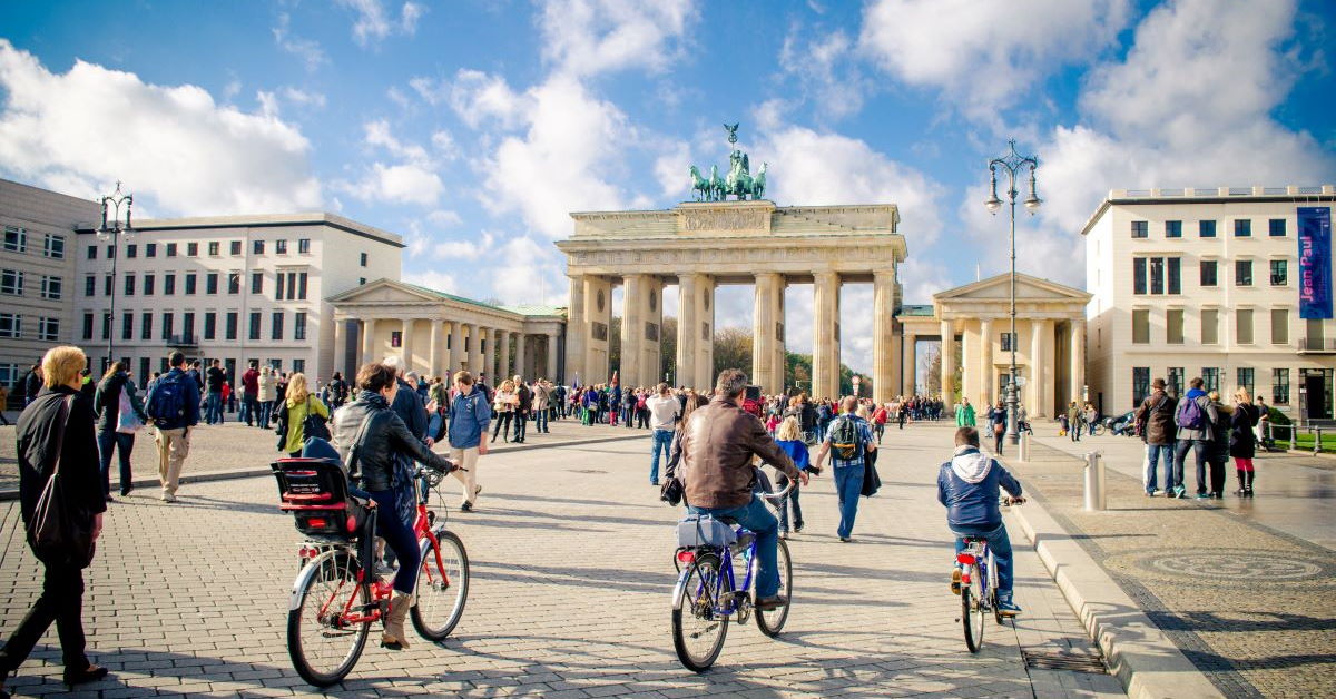 2506 外国切手 ドイツ1977年 サイクリング 自転車 3連刷 未使用 2506 外国切手 ドイツ1977年 サイクリング 自転車 3連刷 未使用